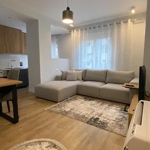 https://centrally-located-glamorous-bright-apt-near-bazaar.albaniahotels.org