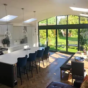 https://hayfield-cottage-spacious-detached-luxury-home.yorkshirehotels.net