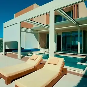 https://luxurious-villa-with-swimming-pool.albaniahotels.org